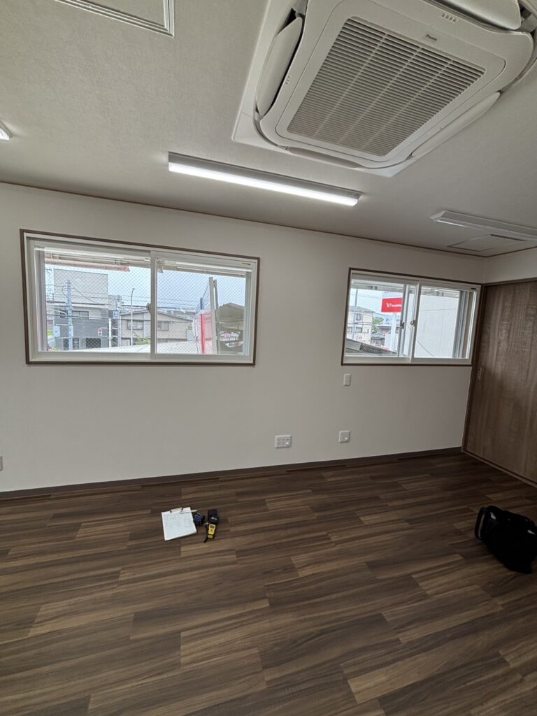 岸和田市のオフィスで内窓設置