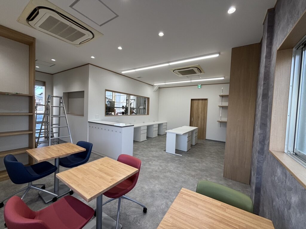岸和田市の事務所のインテリアコーディネートをしました