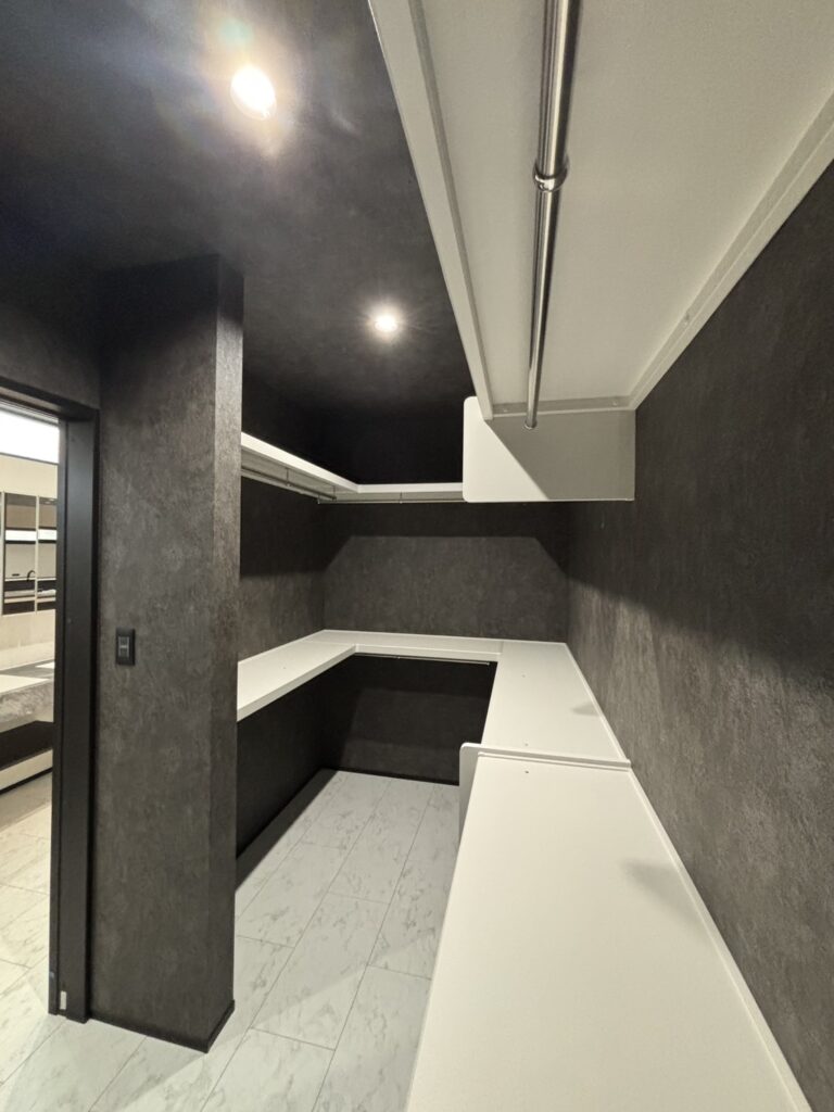 泉佐野市新築のウォークインクローゼット