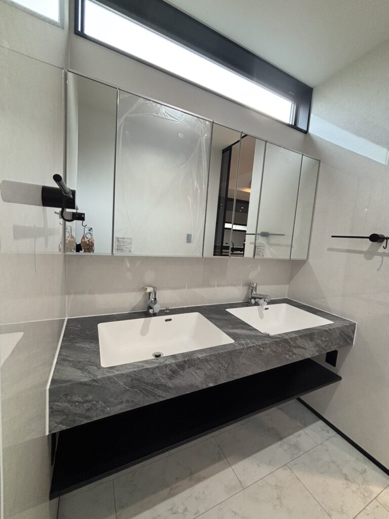 泉佐野市で造作の洗面台