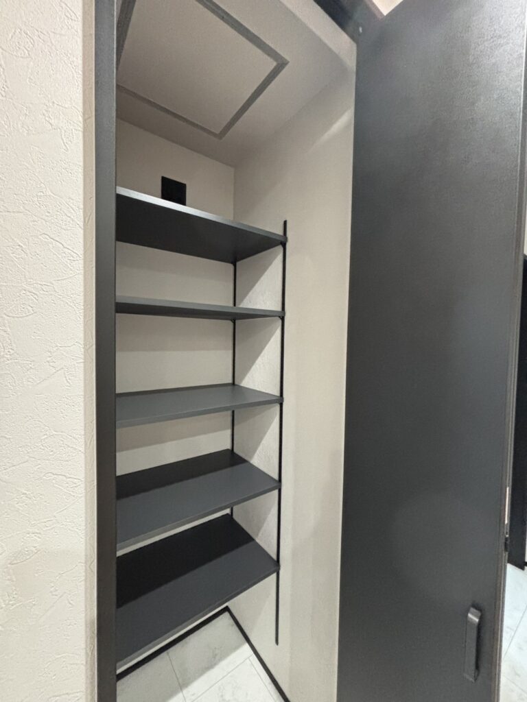 泉佐野市でおしゃれなシューズボックス