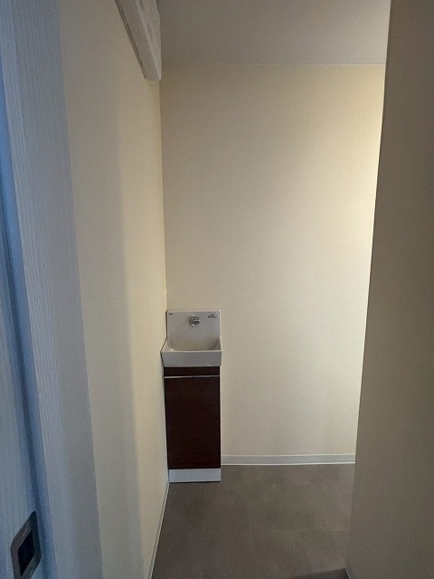 富田林市で小型の手洗い器を設置